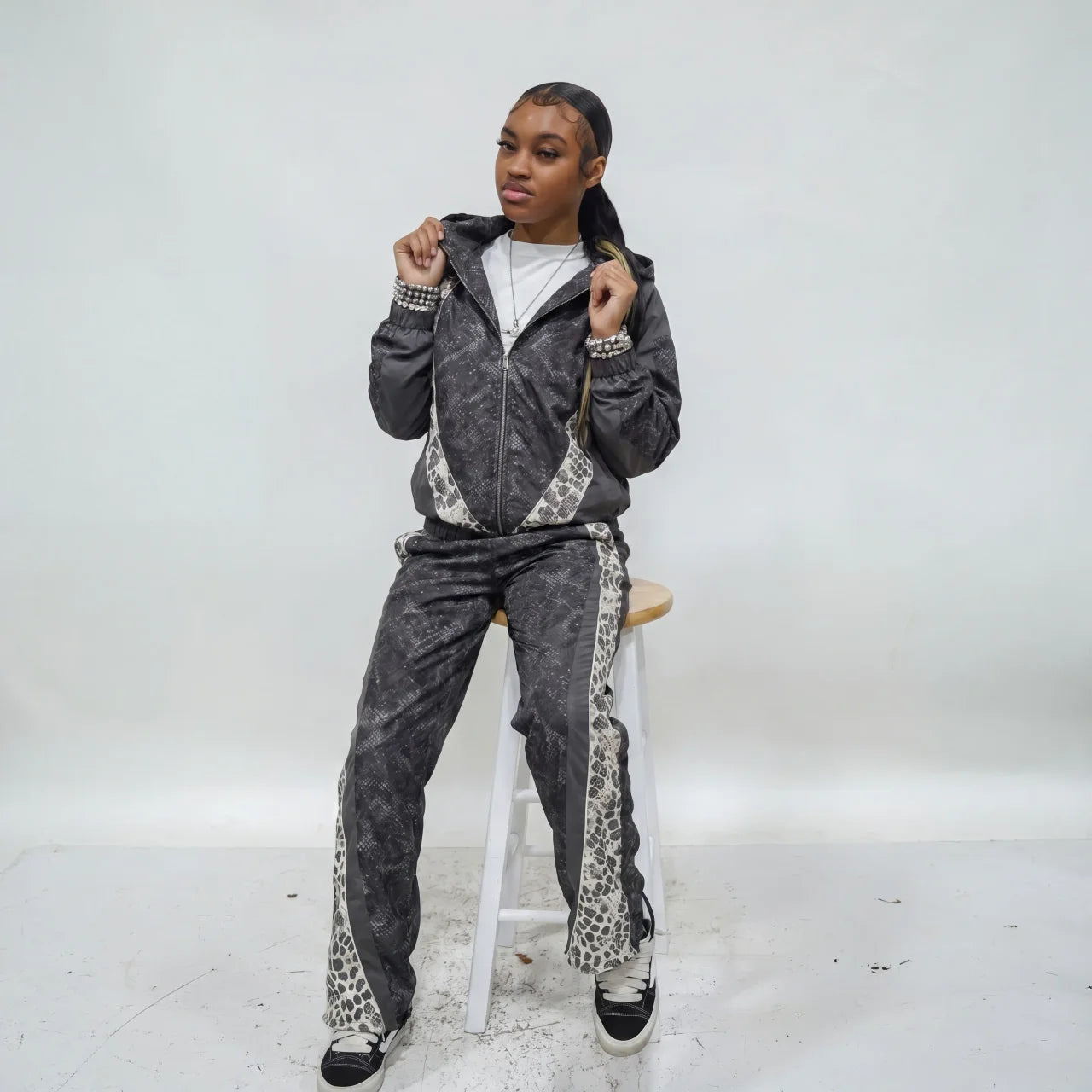 RMANI ZIP UP